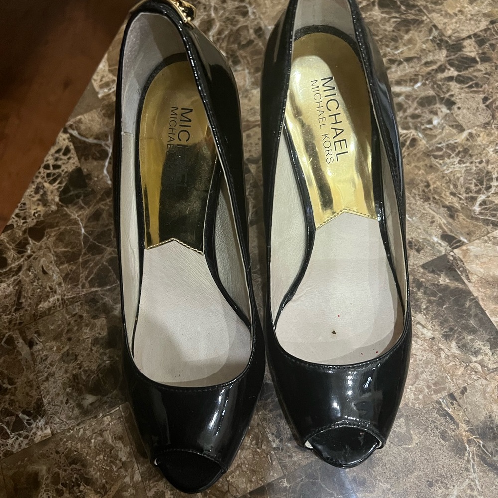 Michael Kors pumps